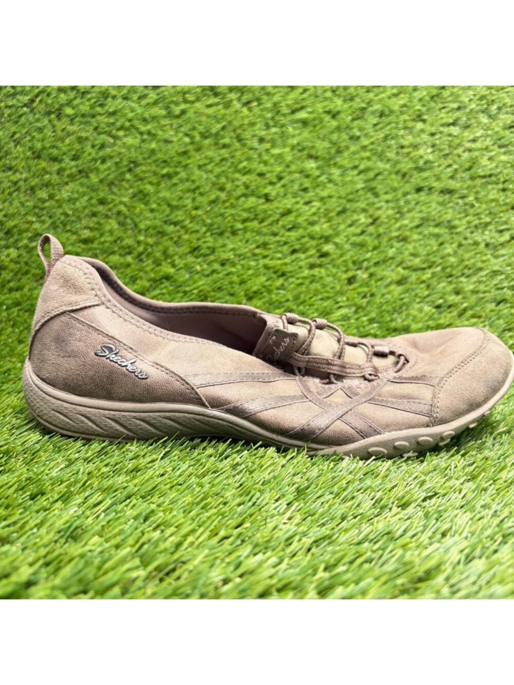 Skechers Breathe-Easy Days End Women Size 9.5 Dark Taupe Athletic Shoes Sneakers